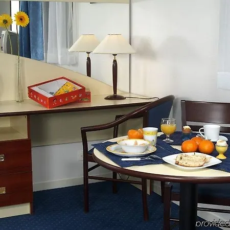 Apart-hotel Appart'city Pontoise Cergy-le-haut 3*