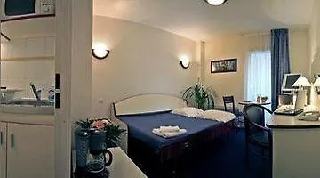 Appart'city Pontoise Cergy-le-haut Apart-hotel