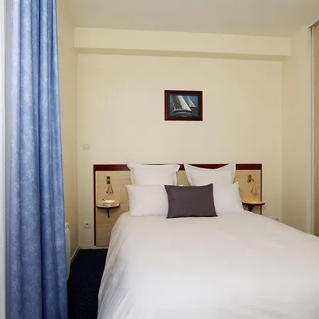 Appart'city Pontoise Cergy-le-haut Apart-hotel 3*
