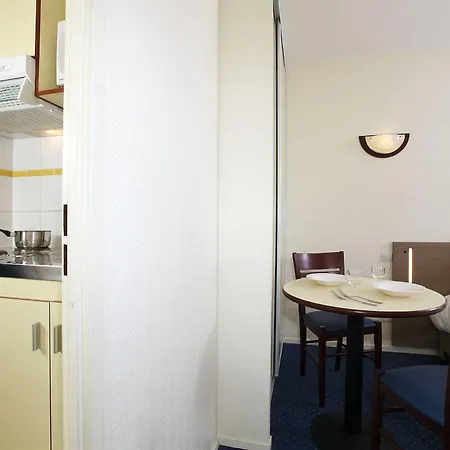 Appart'city Pontoise Cergy-le-haut Apart-hotel
