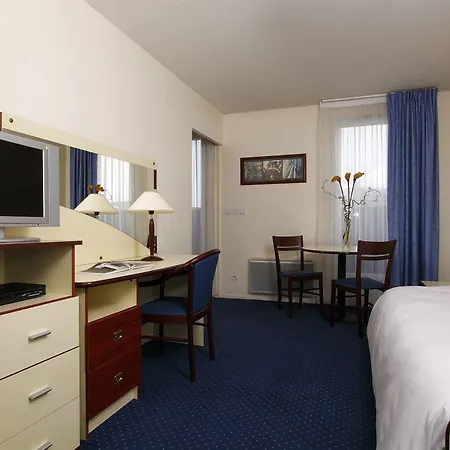 Appart'city Pontoise Cergy-le-haut 3* Cergy-Pontoise
