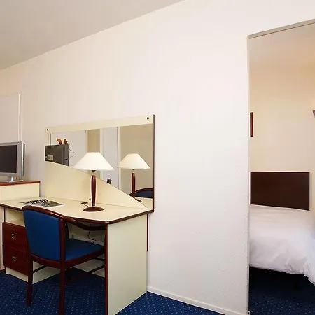 Appart'city Pontoise Cergy-le-haut 3* Cergy-Pontoise